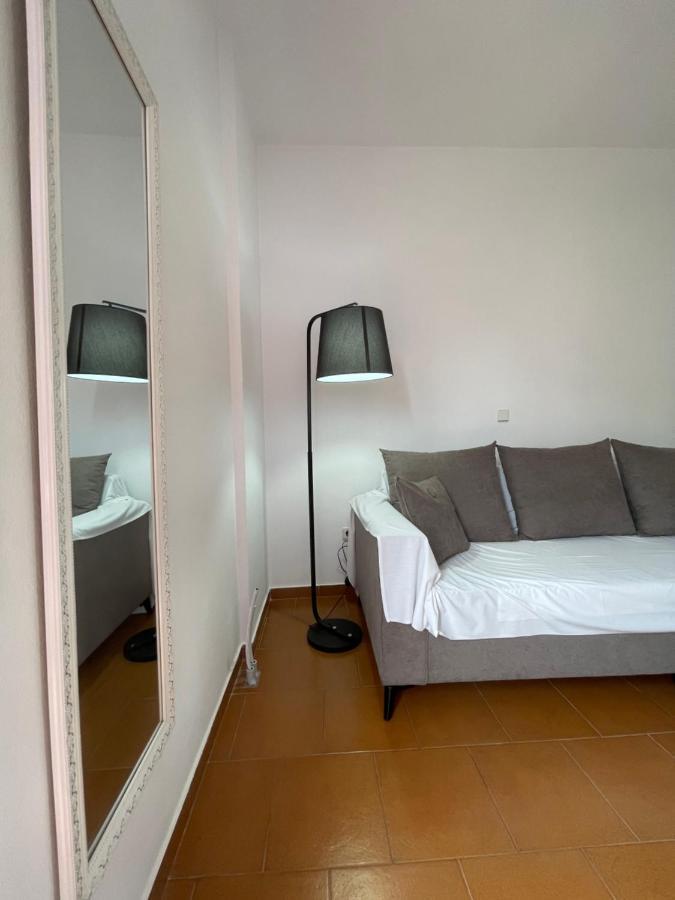 Kapodistriou Apartments Aegina Exteriör bild